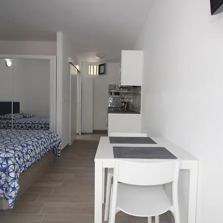Apartamento Barbara Playa Roca アパート